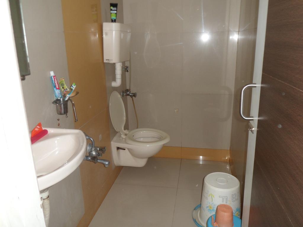 Hotel Atithi Amhedabad Dış mekan fotoğraf