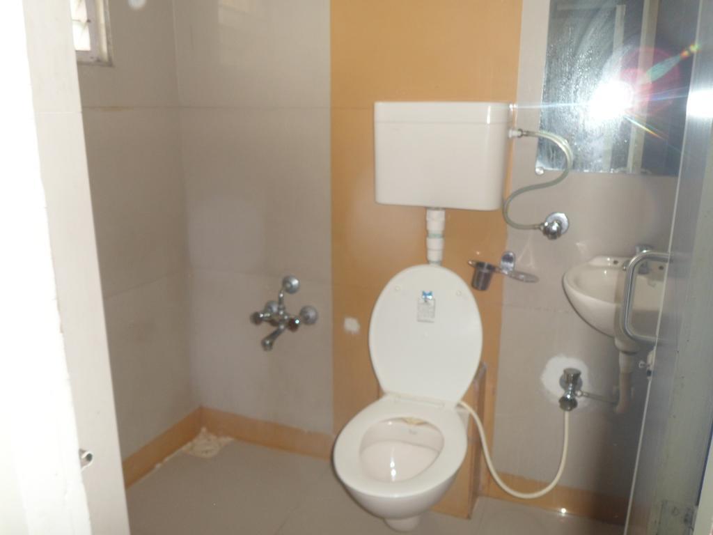 Hotel Atithi Amhedabad Dış mekan fotoğraf