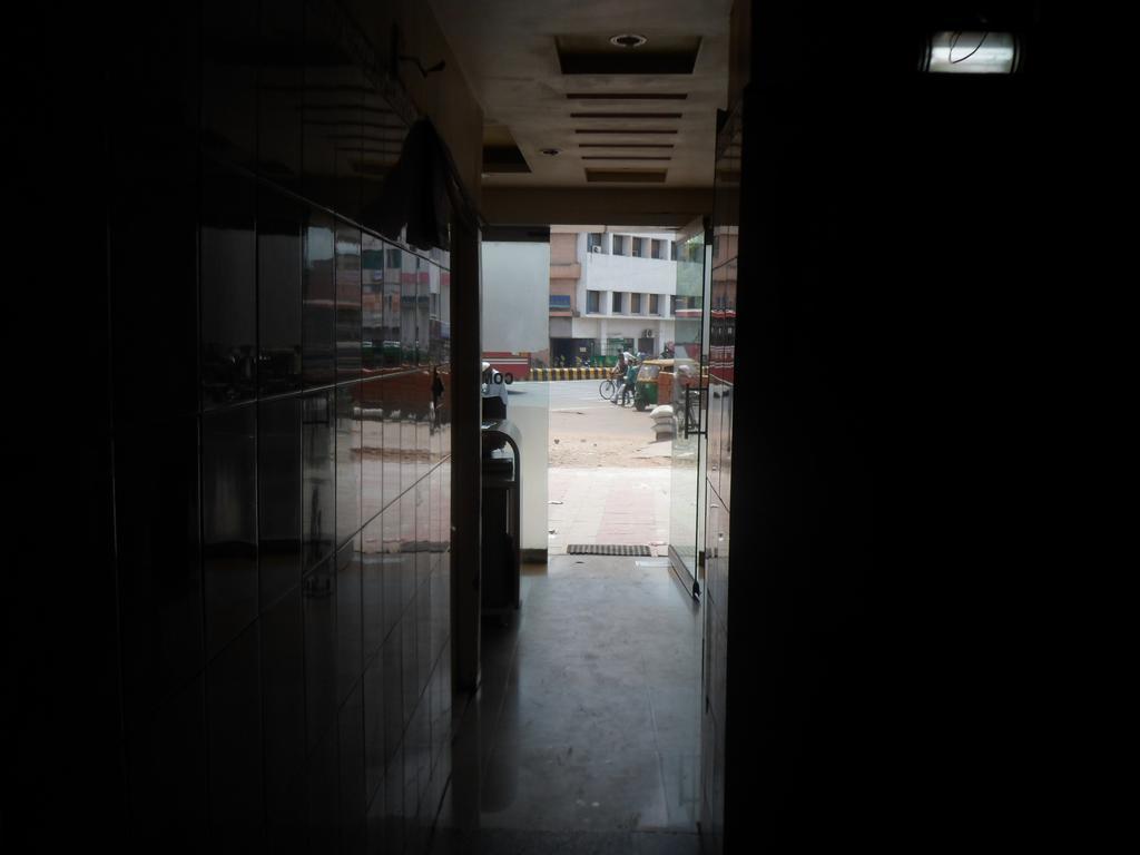 Hotel Atithi Amhedabad Dış mekan fotoğraf