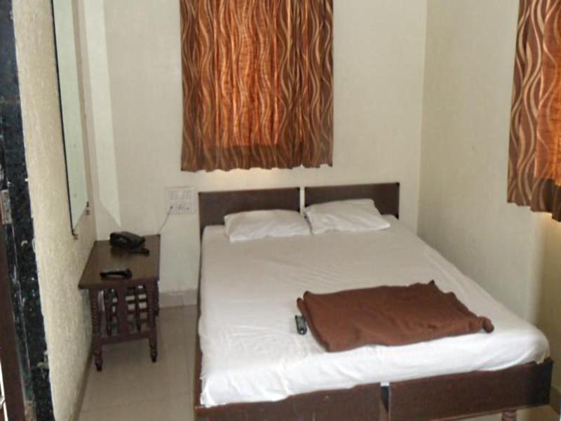 Hotel Atithi Amhedabad Dış mekan fotoğraf